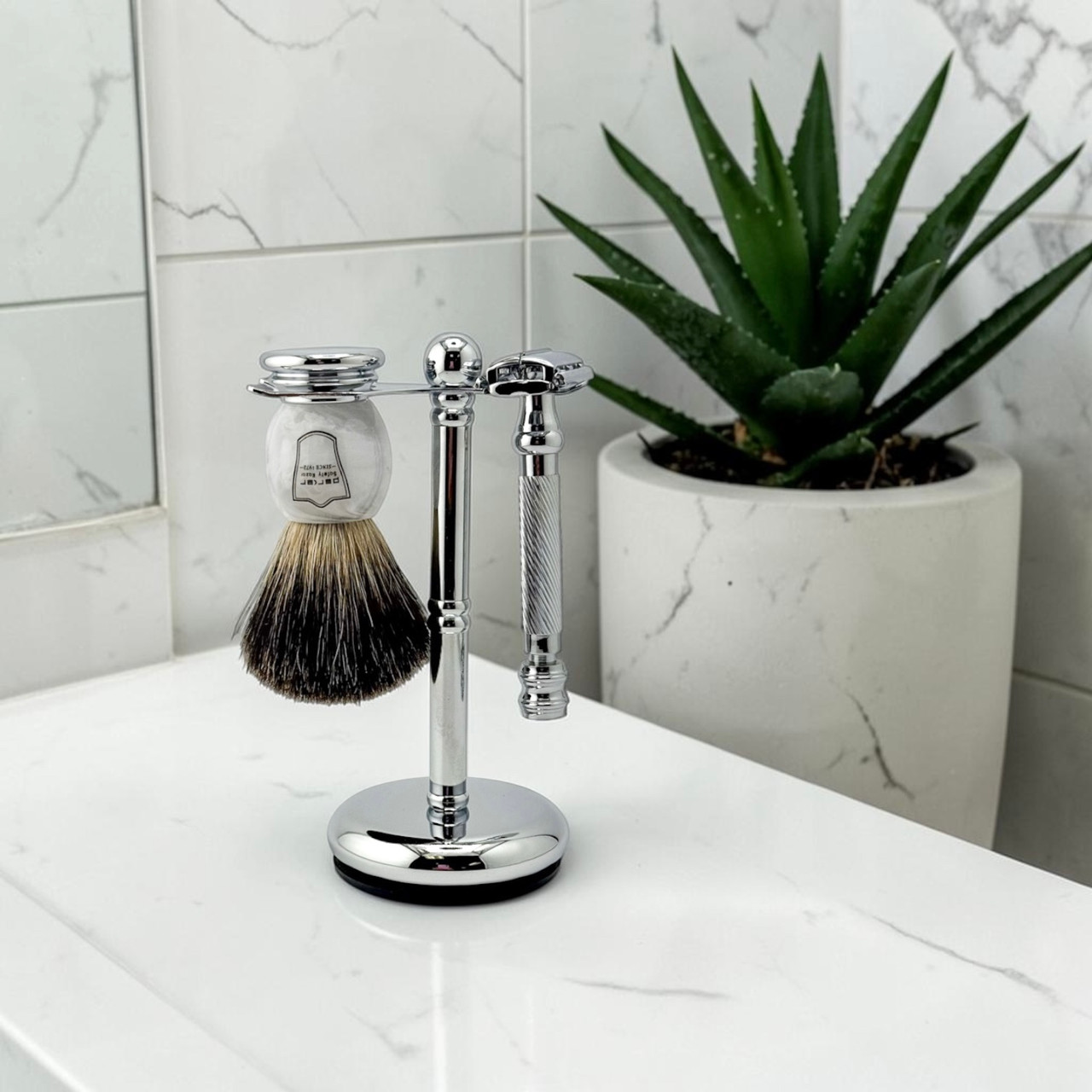 Modern Butterfly Razor 3-Piece Shave Set | Badger Brush, Stand, Razor