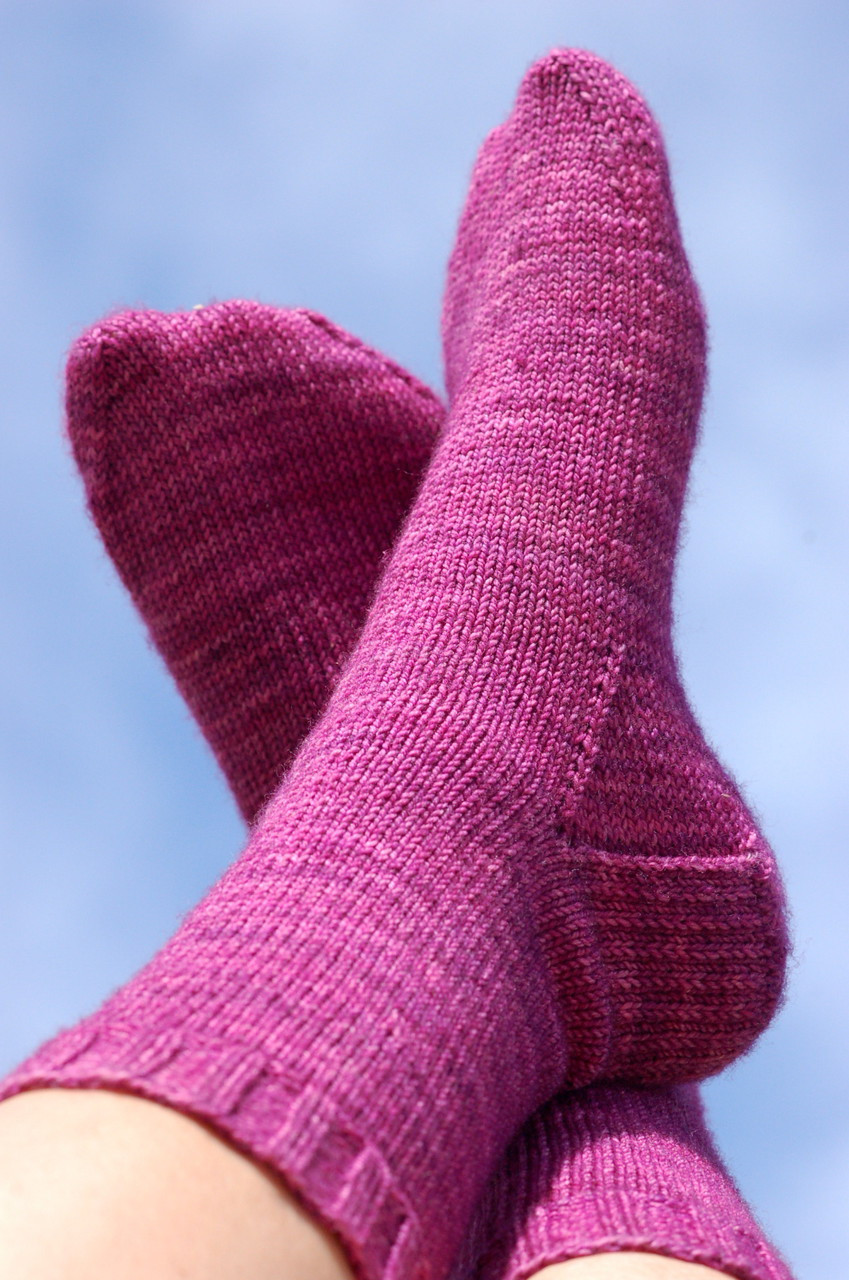 Two Needles Seamless Lace Knit Socks Free Pattern · Crazy Hands