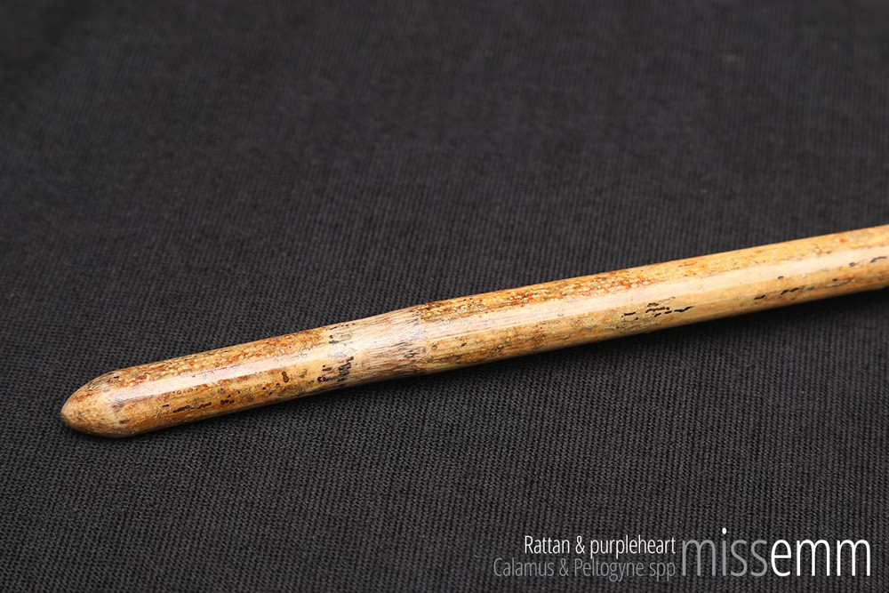 Unique handmade kink toys | Discipline cane | By kink artisan and cane maker Miss Emm
Shaft tip