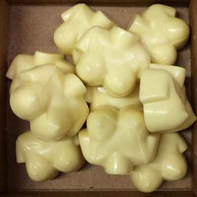 Box full'o Boobies in White chocolate