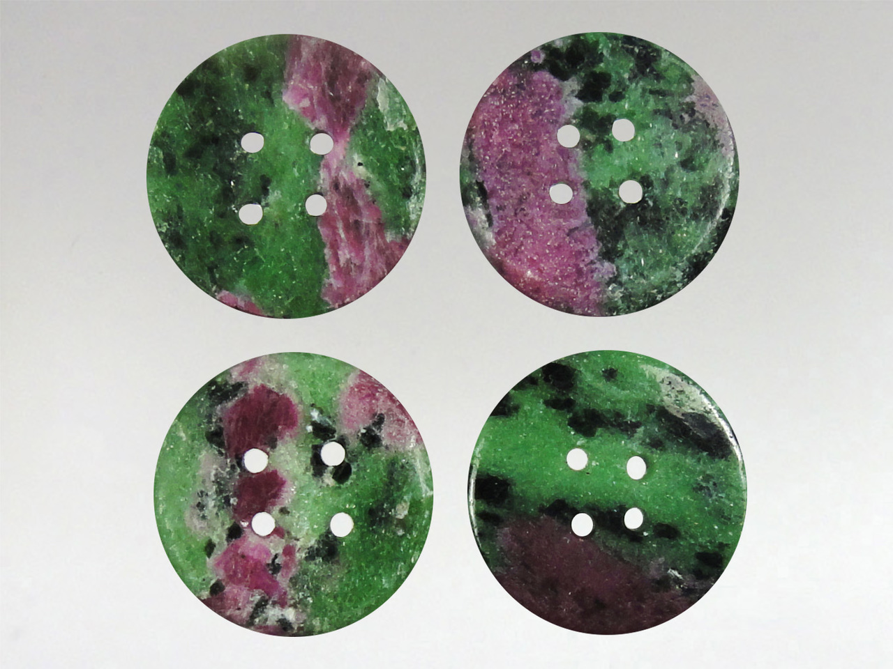 Buttons 20mm - Ruby Zoisite