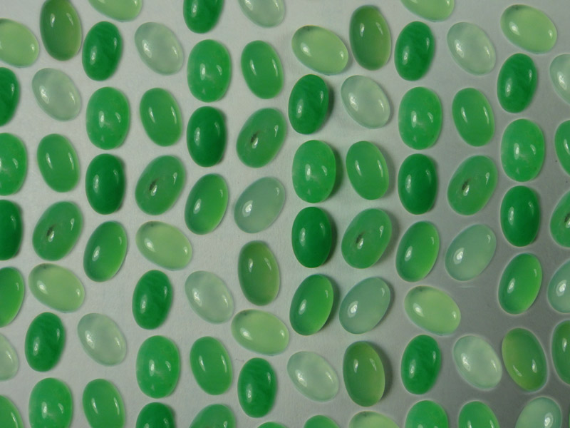 Cabochon 10 Piece 4x6mm - Chrysoprase