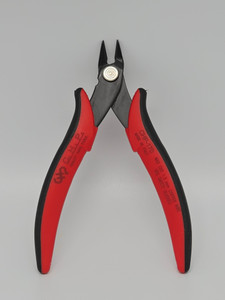 Plier Flush Cutter Italy (cuts up to 16ga 1.3mm). Italian made, heavy duty. Plier Flush Cutter Italy (cuts up to 16ga 1.3mm). Italian made, heavy duty.