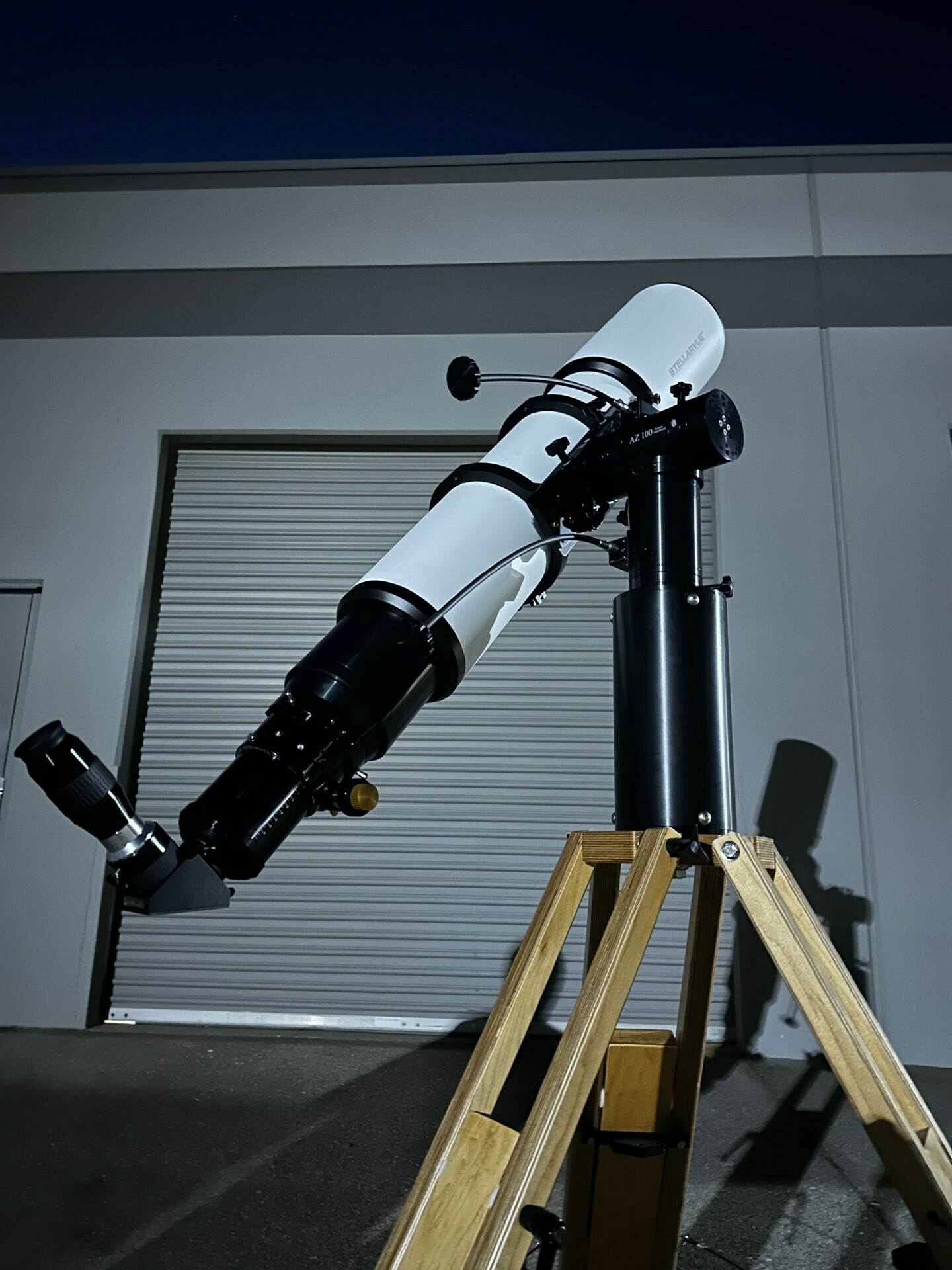 az100-svx180t-k2-tripod.jpg