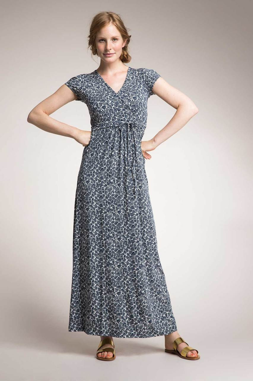 nursing maxi