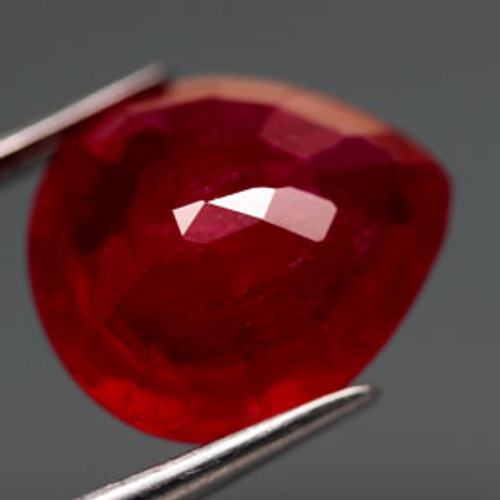 8.67CT. PEAR FACET TOP BLOOD RED NATURAL RUBY MADAGASCAR