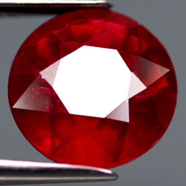 3.36 carat ROUND FACET DARK BLOOD RED NATURAL RUBY MADAGASCAR