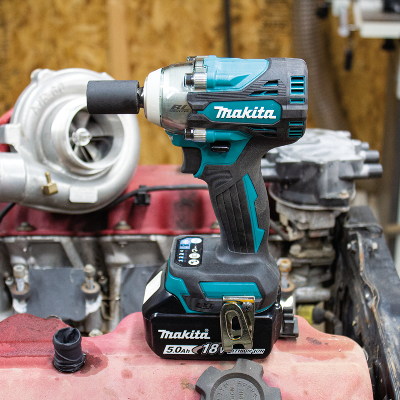 18V LXT? Lithium-Ion Brushless Cordless 4-Speed 1/2" Sq. Drive Impact Wrench Kit w/ Friction Ring Anvil (5.0Ah), XWT14T
