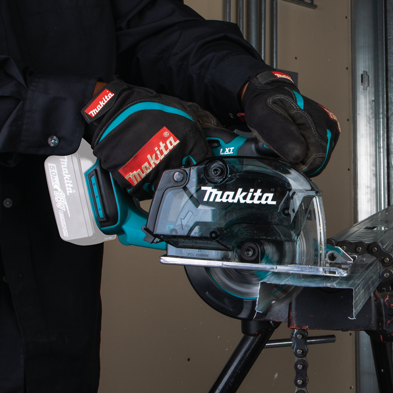 Makita XSC01Z 18V LXT Lithium-Ion Cordless 5-3 8" Metal Cutting Saw, Tool Only - 2