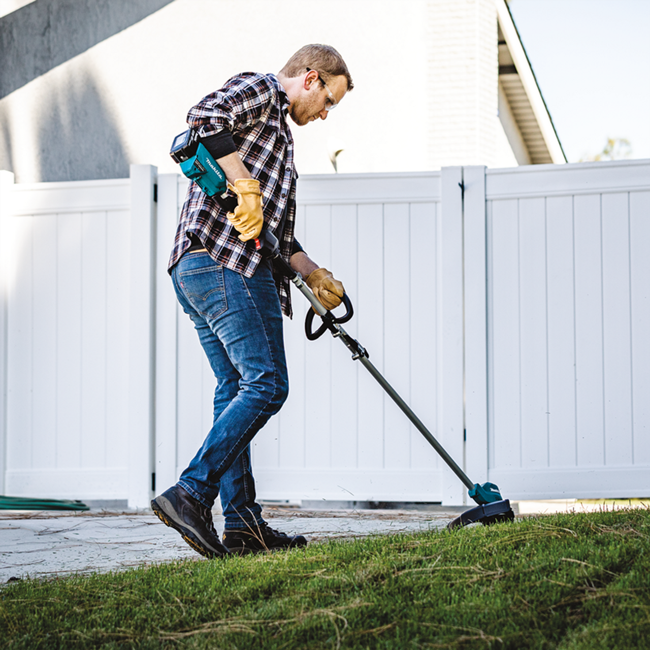 18V LXT? Lithium-Ion Brushless Cordless String Trimmer Kit (4.0Ah), Automatic Torque, XRU12SM1