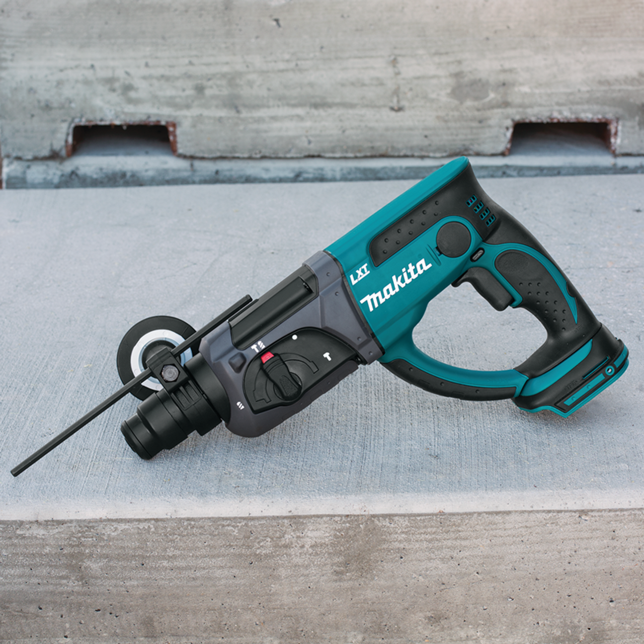 18V LXT? Lithium-Ion Cordless 7/8" Rotary Hammer, accepts SDS-PLUS bits, Tool Only, XRH03Z