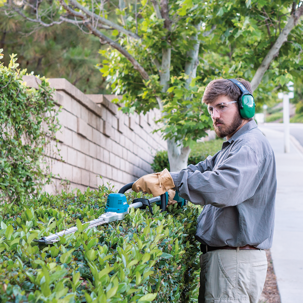 18V LXT? Lithium-Ion Brushless Cordless 24" Pole Hedge Trimmer, Tool Only, Ergonomic design, XNU02Z