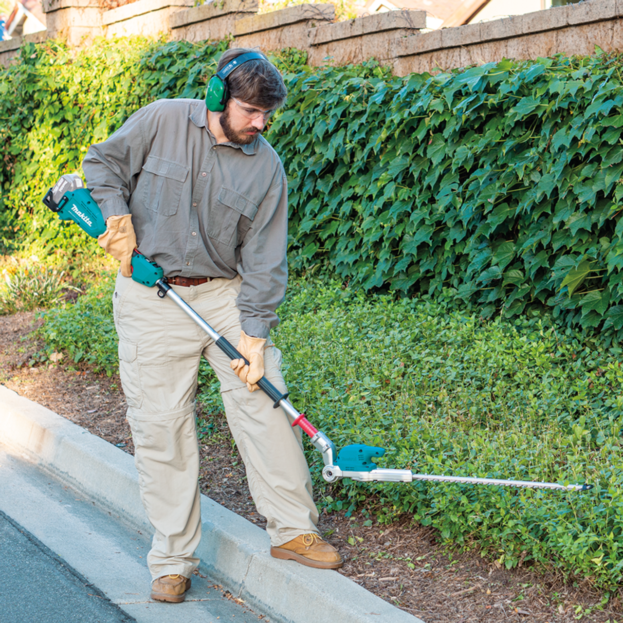 18V LXT? Lithium-Ion Brushless Cordless 20" Articulating Pole Hedge Trimmer, Tool Only, XNU01Z