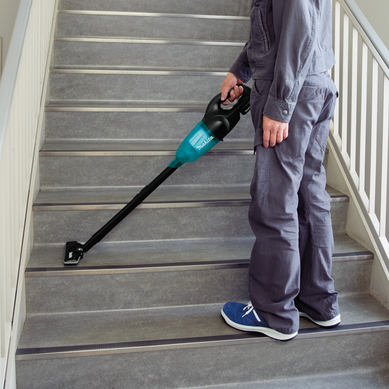 18V LXT? Lithium-Ion Compact Cordless Vacuum Kit (2.0Ah), Redesigned floor nozzle, XLC02R1B