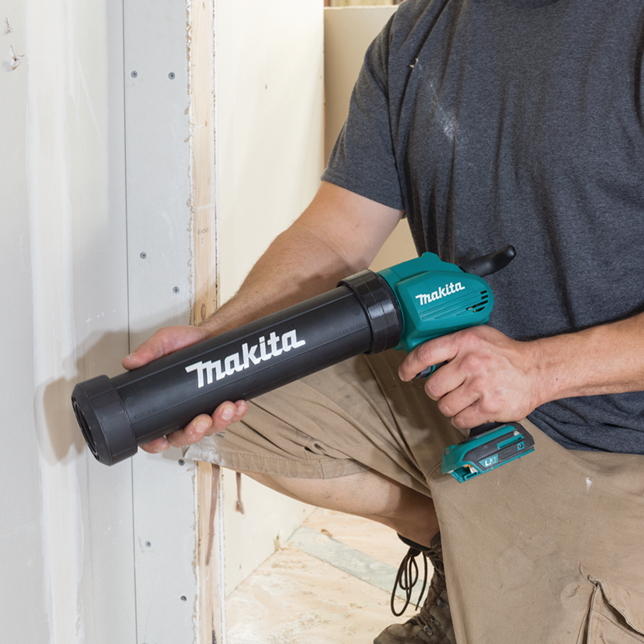 18V LXT? Lithium-Ion Cordless 29 oz. Caulk and Adhesive Gun, Tool Only, Rubberized soft grip,