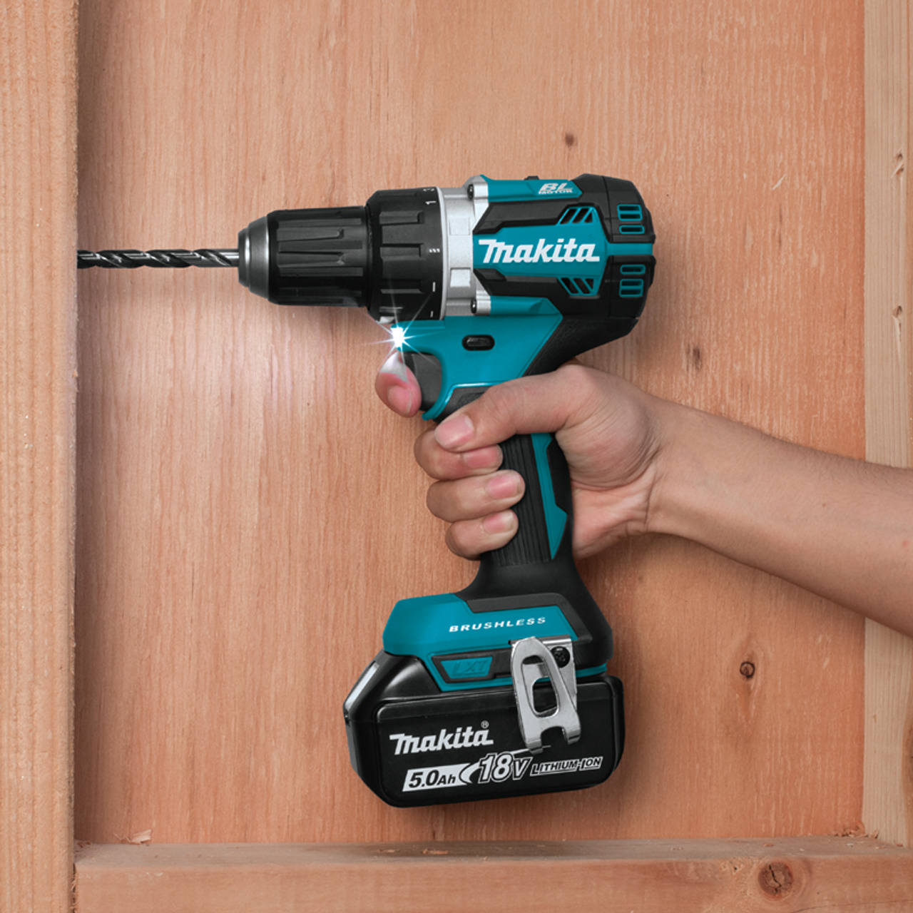 18V LXT? Lithium-Ion Compact Brushless Cordless 1/2" Driver-Drill Kit (5.0Ah), Compact and ergonomic design, XFD12T