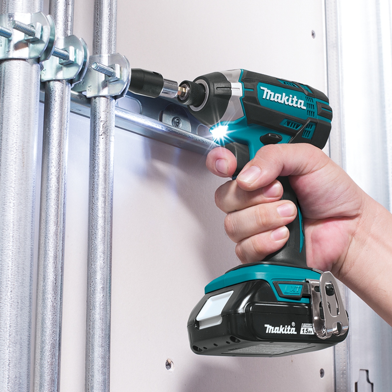 18V LXT? Lithium-Ion Compact Cordless Impact Driver Kit (1.5Ah), Makita-built 4-pole motor, XDT11SY