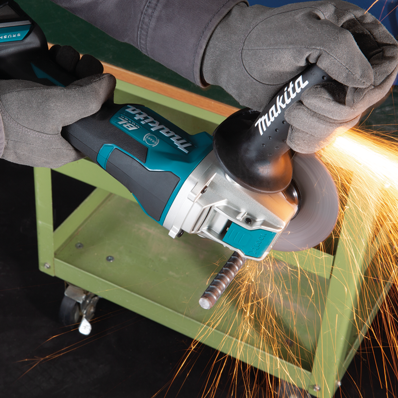 Makita XAG09Z 18V LXT Lithium-Ion Brushless Cordless 4-1/2/5 Cut-Off/Angle Grinder, Tool Only