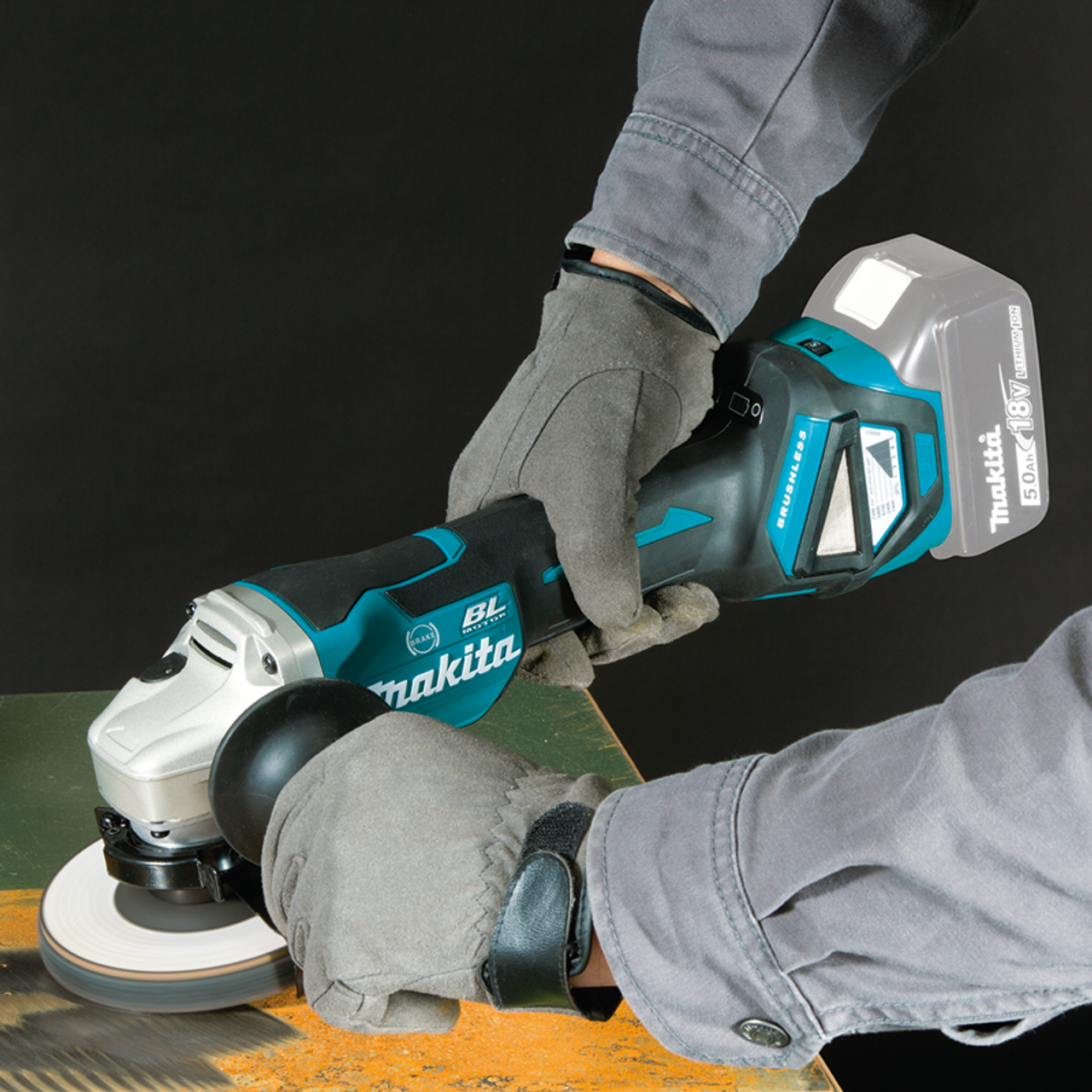 Makita XAG21ZU 18V LXT Lithium-Ion Brushless 4-1 2”  5" Paddle Switch Cut-Off Angle Grinder, Electric Brake ＆ Aws, Tool Only - 3