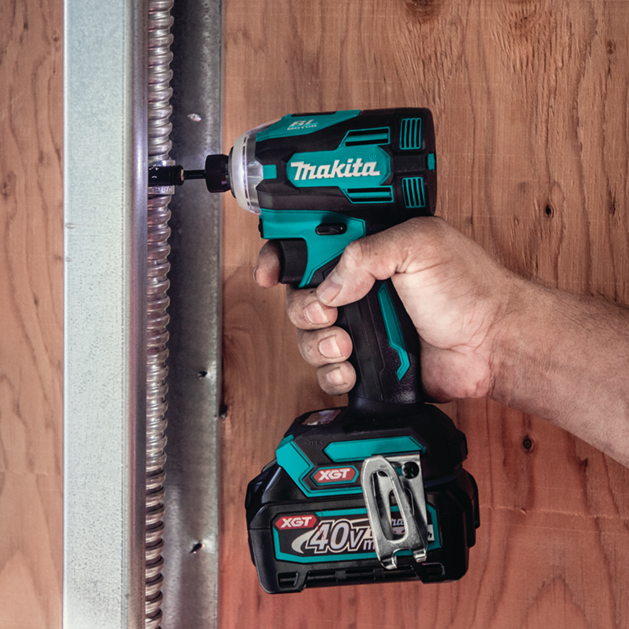 Makita GT400M1D1 40V Max XGT Brushless Lithium-Ion 7-1/4 in. Cordless Circular Saw 4-Tool Combo Kit (2.5 Ah/4 Ah)