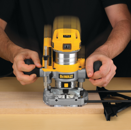 Dewalt DWP611PK 1‑1/4 HP Max Torque Variable Speed Compact Router Combo Kit with LED’s