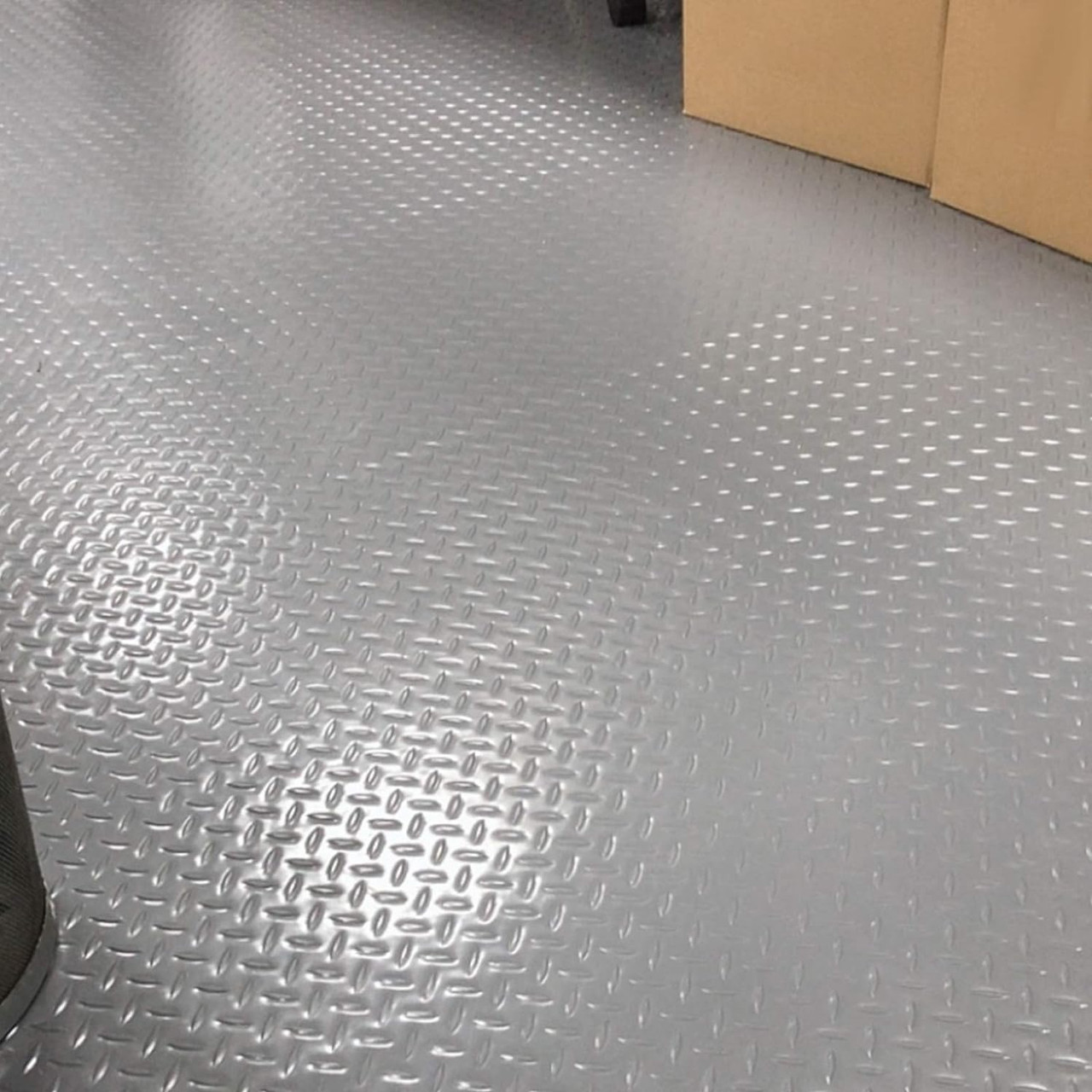 Garage Floor Mat 4.9x19ft Vinyl Garage Flooring Roll Anti-Slide Diamond Texture Silver Garage Mats for Under Car 93 sqft Covering Space DIY PVC