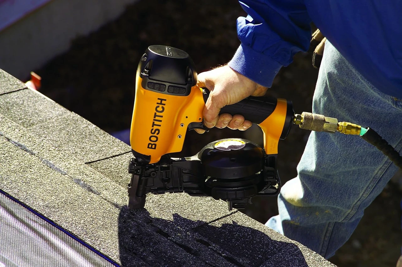 BOSTITCH RN46 Coil Roofing Nailer