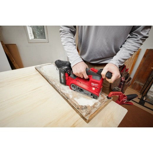 Milwaukee M18 FUEL™ 3"x18" Belt Sander 2832-20