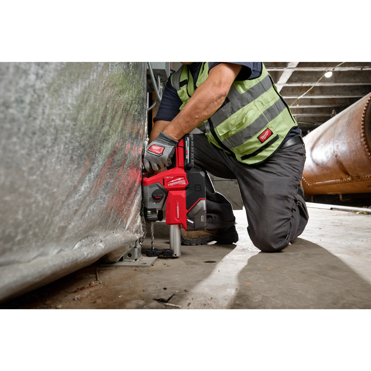 Milwaukee M18 FUEL™ 5/8" SDS Plus Rotary Hammer w/ Dust Extractor Kit 2908-22DE