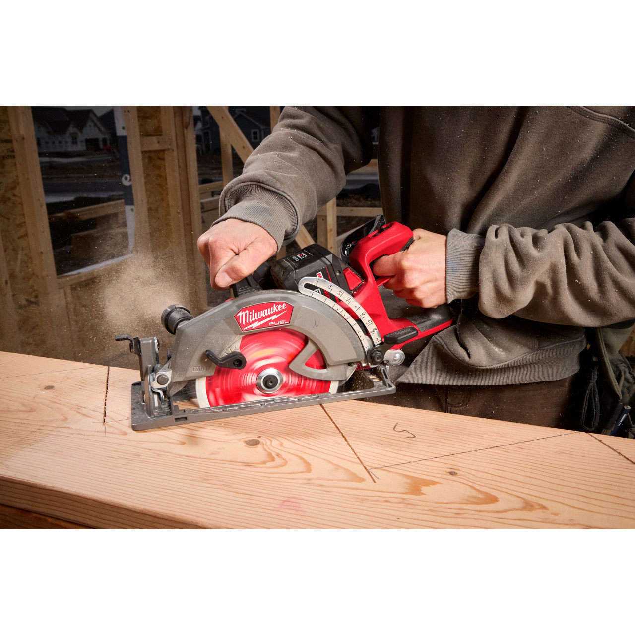 Milwaukee M18 FUEL™ 7-1/4" Rear Handle Circular Saw Kit 2930-21HD