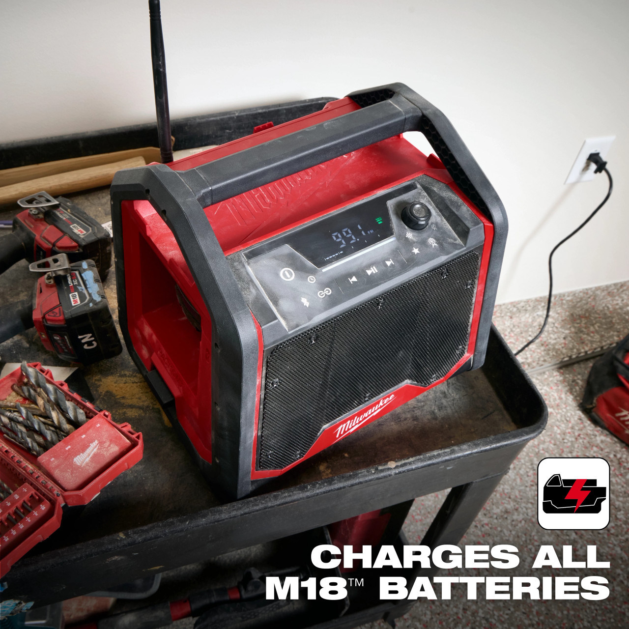 Milwaukee M18 BLUETOOTH® JOBSITE RADIO + CHARGER 2956-20