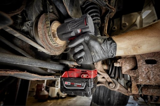 Milwaukee M18 FUEL™ 1/2 " Mid-Torque Impact Wrench w/ Friction Ring Kit 2962-22R