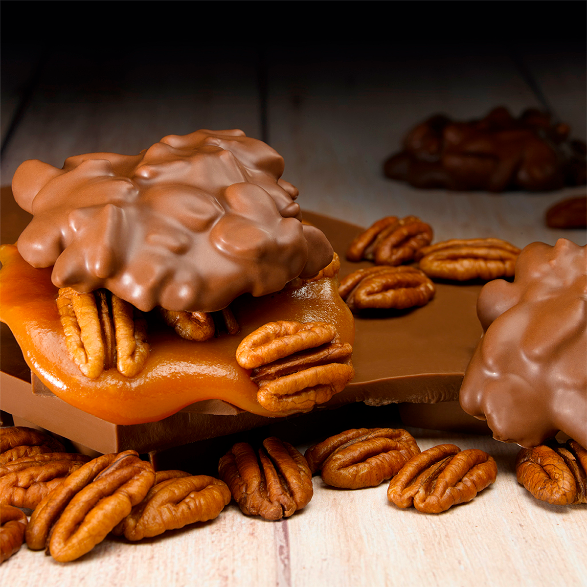 Longhorns Pecan Chocolate Caramel Candies - 6 pcs | Lammes Candies