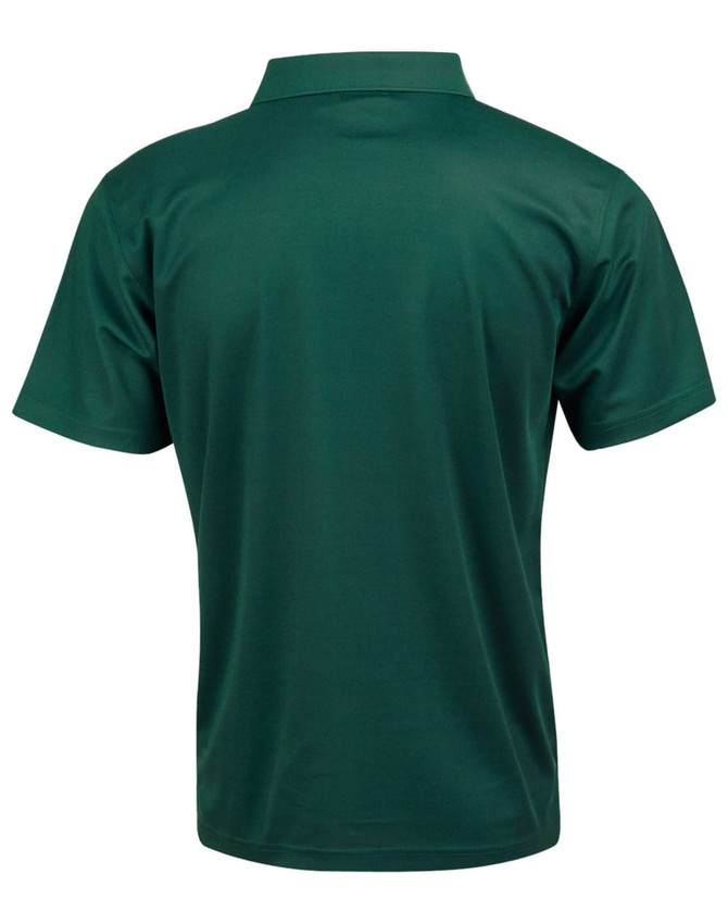 A green short-sleeved polo shirt with a collar and no visible logos. Remarks a smooth, solid colour design.