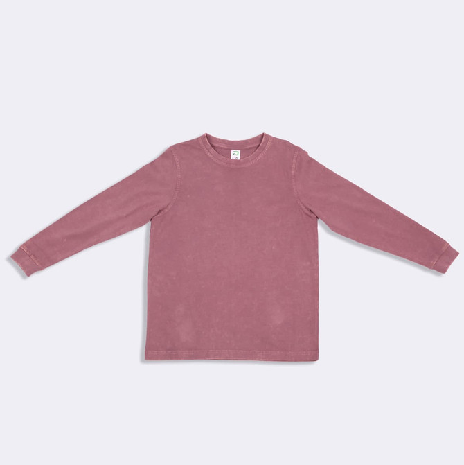 Kid's stone wash long sleeve T-shirt in a dusty pink hue, featuring a round neckline and long sleeves. It has a logo tag.