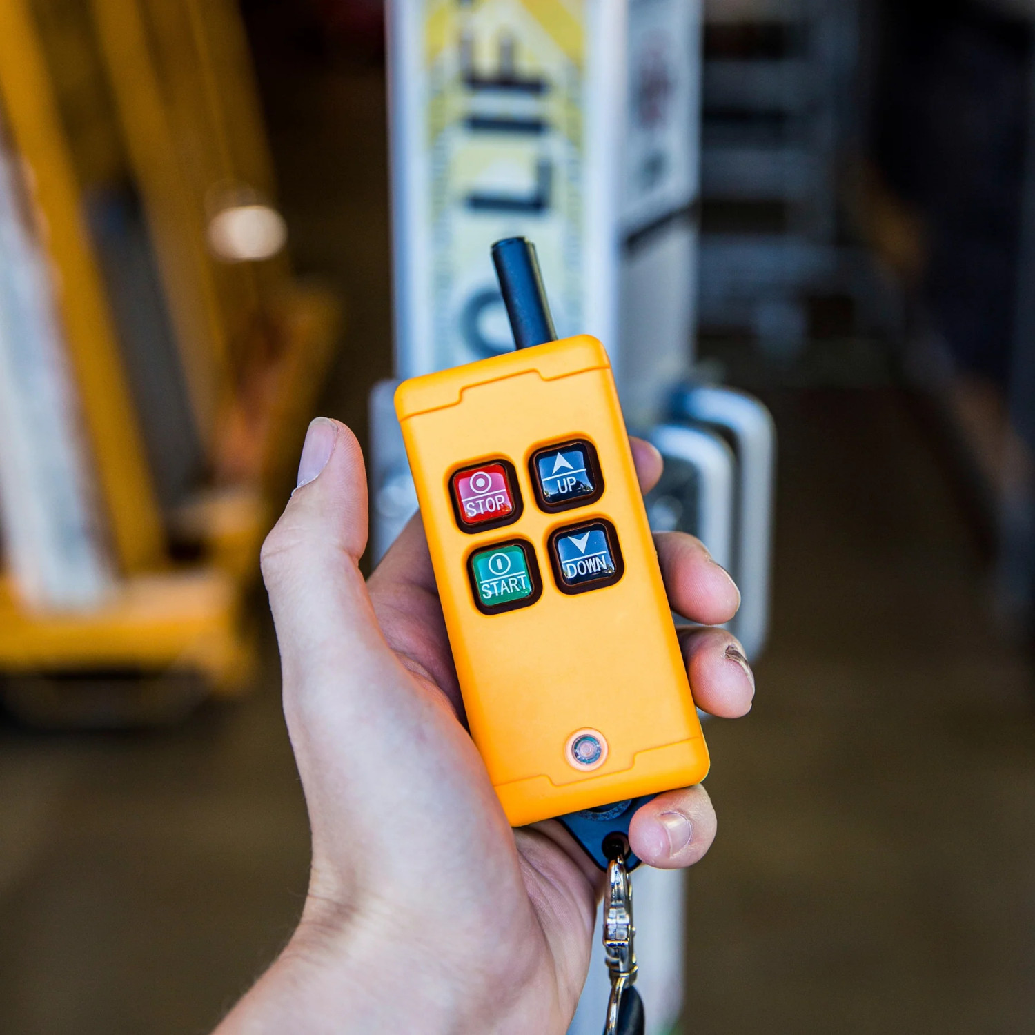 Omni Cubed Pro-Lift Automati | clamps securely grip material