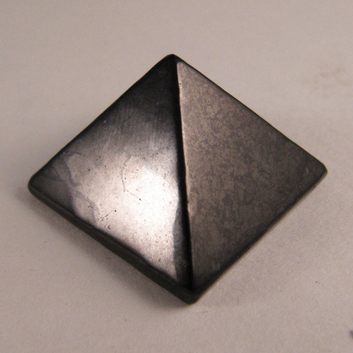 Medium Shungite Pyramid MDSG081