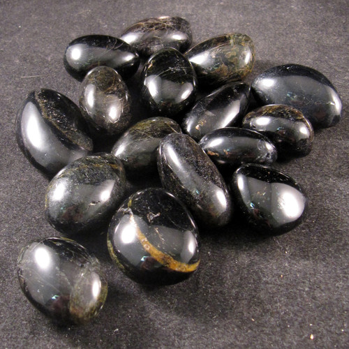 Black "Cat's Eye" Tourmaline Pebble w/ Flash MDSG025 Black "Cat's Eye" Tourmaline Pebble w/ Flash MDSG025