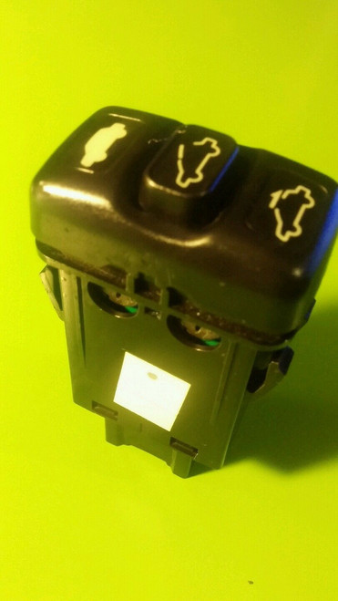 Acura TL 1999 2000 2001 2002 sunmoon roof switch control button sun roof oem black in clean working condition |SPANISH:Acura TL 1999 2000 2001 2002 botón de control del interruptor del techo solar techo solar oem negro en condiciones de trabajo limpias FRENCH:ACURA TL 1999 2000 2001 2002 BOUTON DE COMMANDE DE COMMUTATEUR DE TOIT SUN MOON Toit Ouvrant OEM