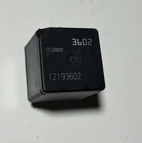 Tyco 5-Pin Automotive Relay 40A 12VDC 12193602 fits 2005 Chevrolet Silverado