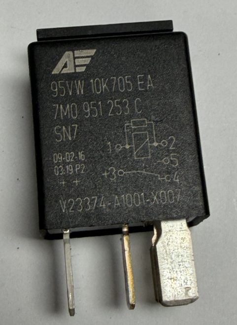 2005-2010 Volkswagen Jetta Multifunction Relay 7M0 951 253 C, 95VW 10K705 EA