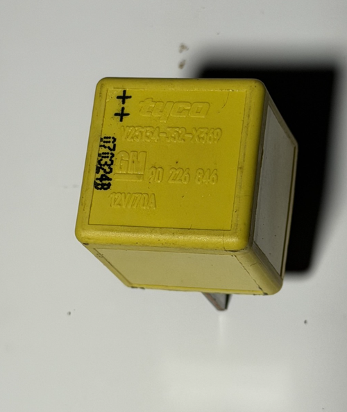 Saab Ignition Starter Glow Plug 4-Pin Relay V23134-J52-X369, 90 226 846 Yellow