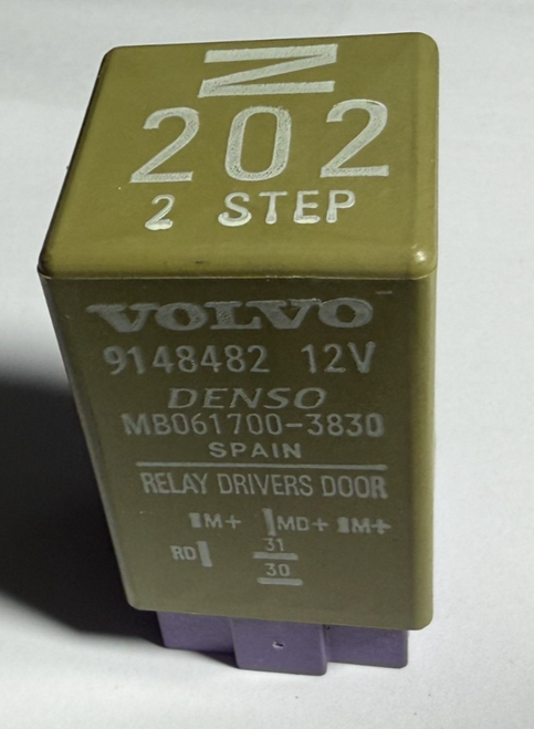 1995-1998 Volvo 960 Denso Driver Door Lock Relay 12V 9148482, MB061700-3830