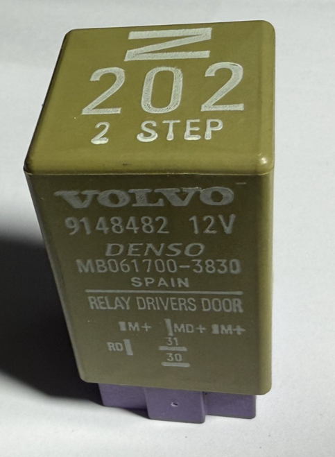 1995-1998 Volvo 960 Denso Driver Door Lock Relay 12V 9148482, MB061700-3830