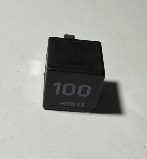 Audi VW ECU & Fuel Pump 4-Pin Relay 7M0 951 253 A, V23136 J6 X45 Black