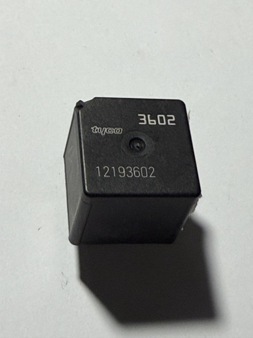 Tyco 5-Pin Automotive Relay 40A 12VDC 12193602, 3602 Black