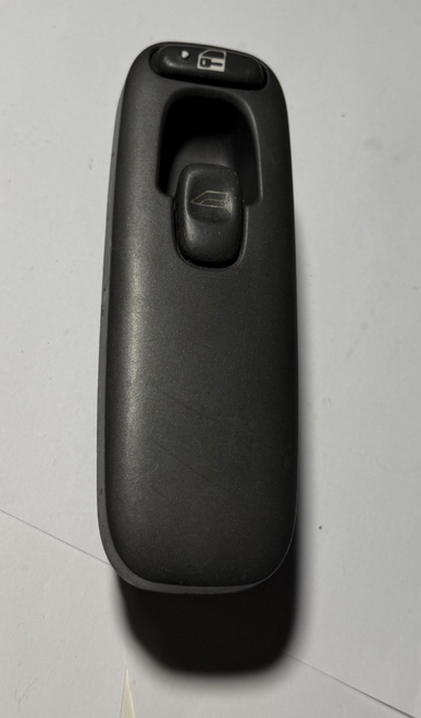 1998-2000 Volvo S70 V70 Power Window Switch RH Front Passenger 9148951