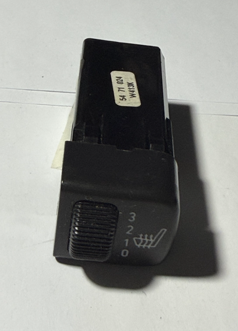 99 1999 Saab 9-5 95 Heated Seat Warmer Control Switch 54 71 024, W413K