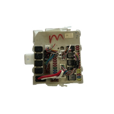 2004-2007 Nissan Pathfinder Engine Fuse Relay Box Module OEM 284B6-7S002