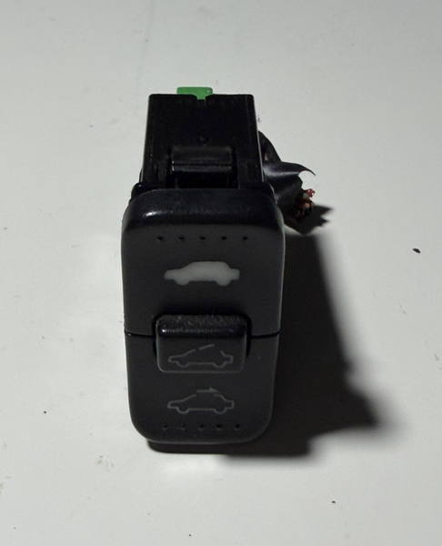 Sunroof Sun Roof Control Button Switch M19833 fits 01 02 03 04 05 Honda Civic